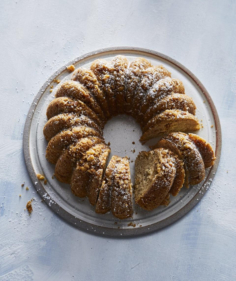 Slow-Cooker Apple Spice Cake