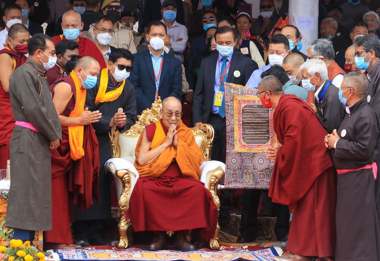 En esta foto de archivo tomada el 5 de agosto de 2022, el líder espiritual tibetano Dalai Lam, en Leh.