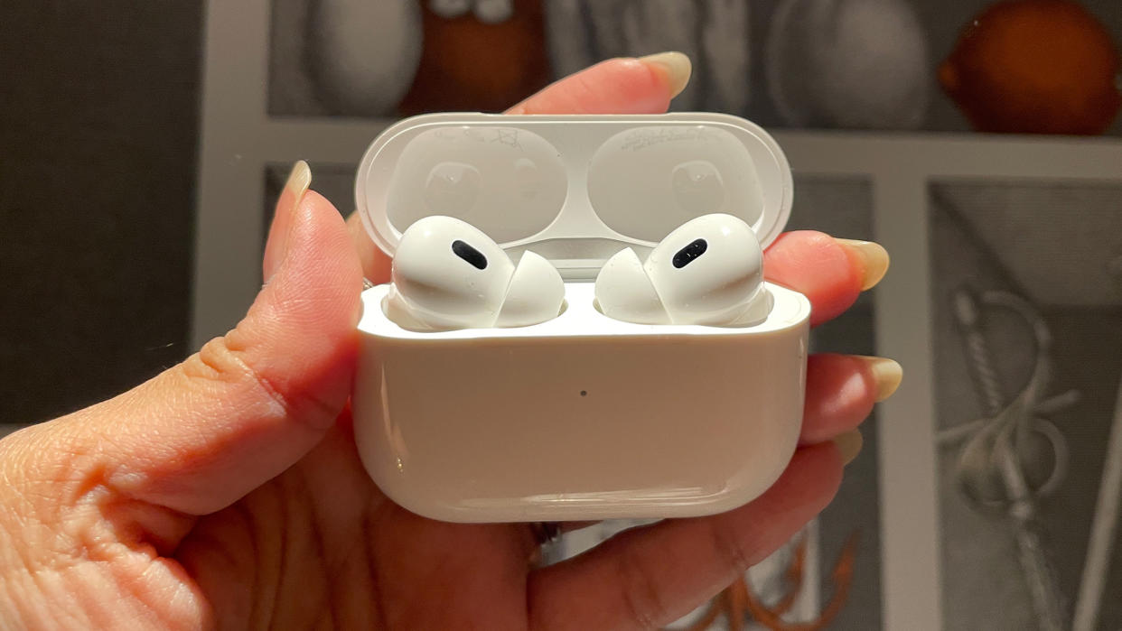  AirPods not working? Here are 6 potential problems and fixes. 