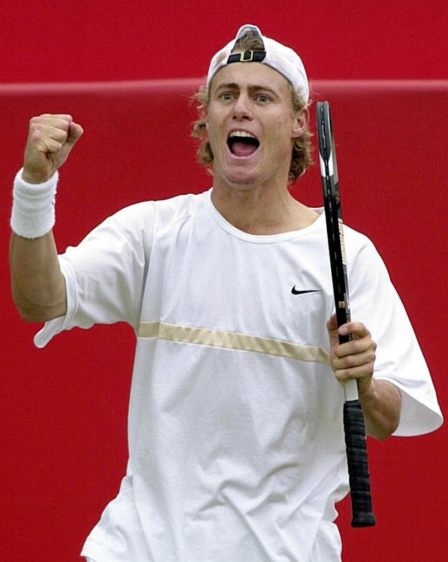 Lleyton Hewitt celebrates winning at Queens in 2001