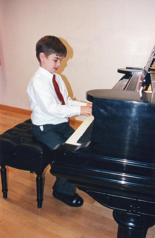 Drew Petersen as a child. He will perform on Saturday, Nov. 19 at the Visalia Fox Theatre.