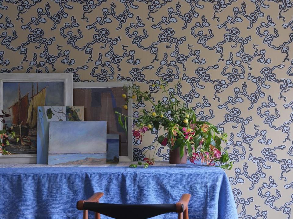 Adelaïde wallpaper in 6303 by Farrow & Ball 