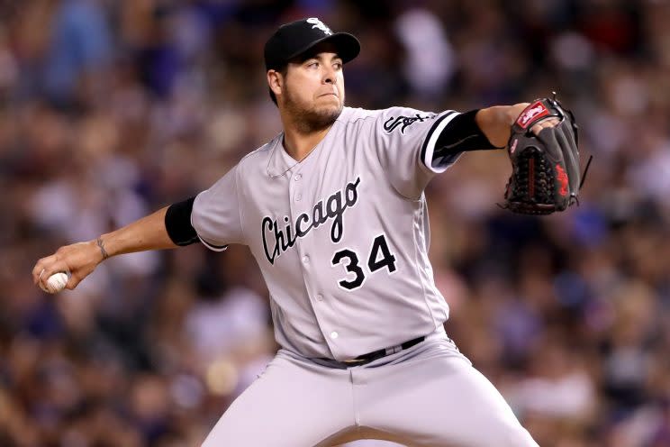 Anthony Swarzak will help stabilize the Brewers' bullpen. (Getty Images)