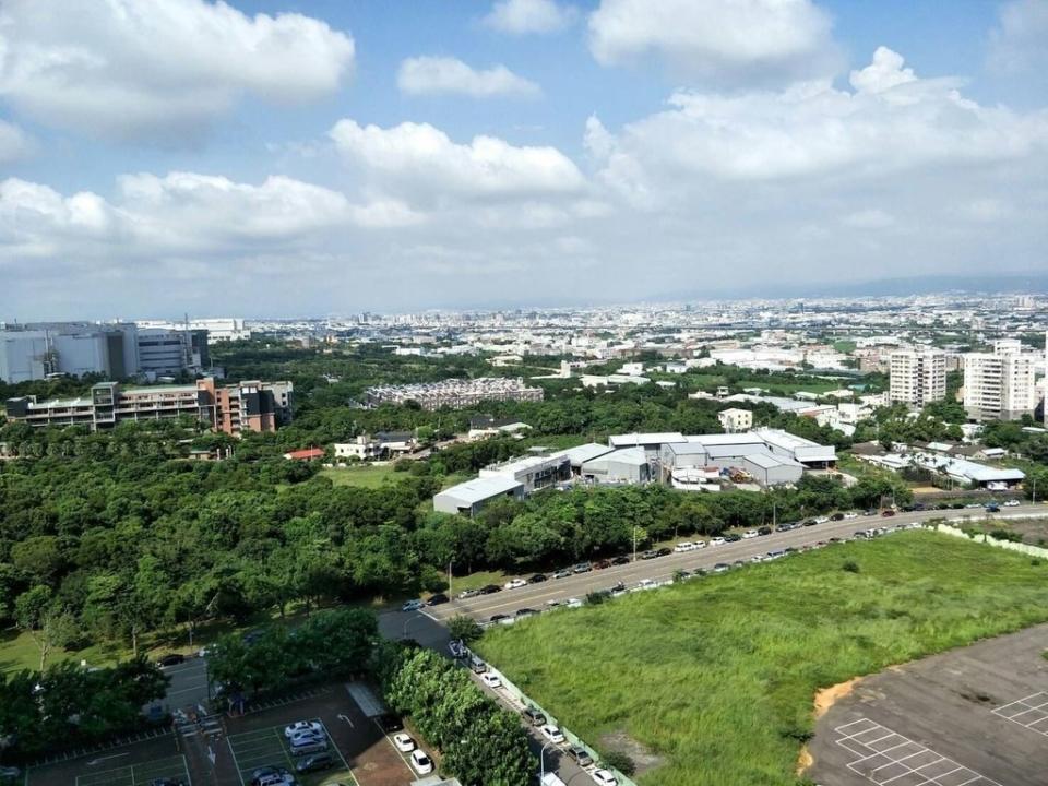 建商購地排名第二為台中市西屯區，購地總面積約7500坪，此區域近一年住宅單價落在每坪24.9萬元（遠見房產集團提供）