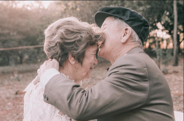 A 60 años de casarse, por fin tuvieron una sesión de fotos de boda