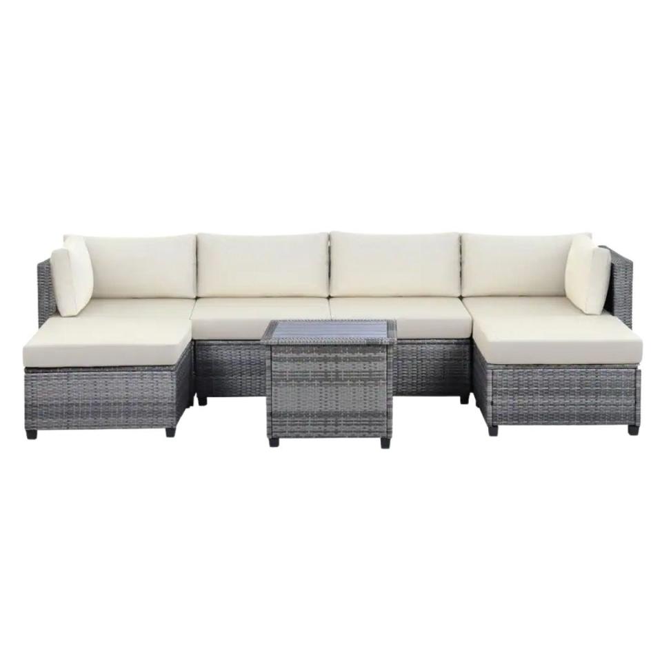 7-Piece Gray Wicker Outdoor Sectional Set