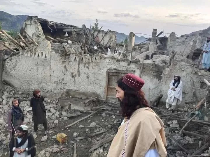 阿富汗發生規模6.1強震，至少1000死1500傷。（圖取自推特）