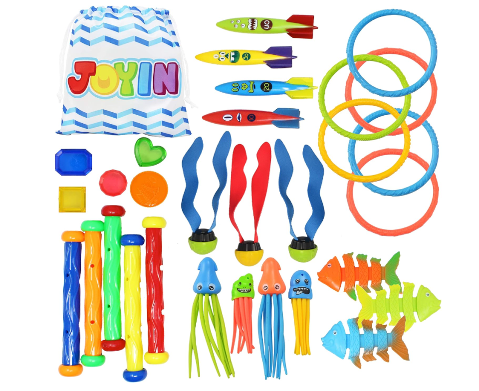 Set of 30 diving toys to use in a pool