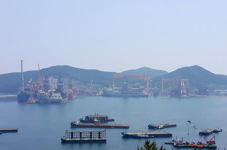 Daewoo Shipbuilding & Marine Engineering’s shipyard is seen in Geoje, South Korea, May 25, 2016. REUTERS/Staff