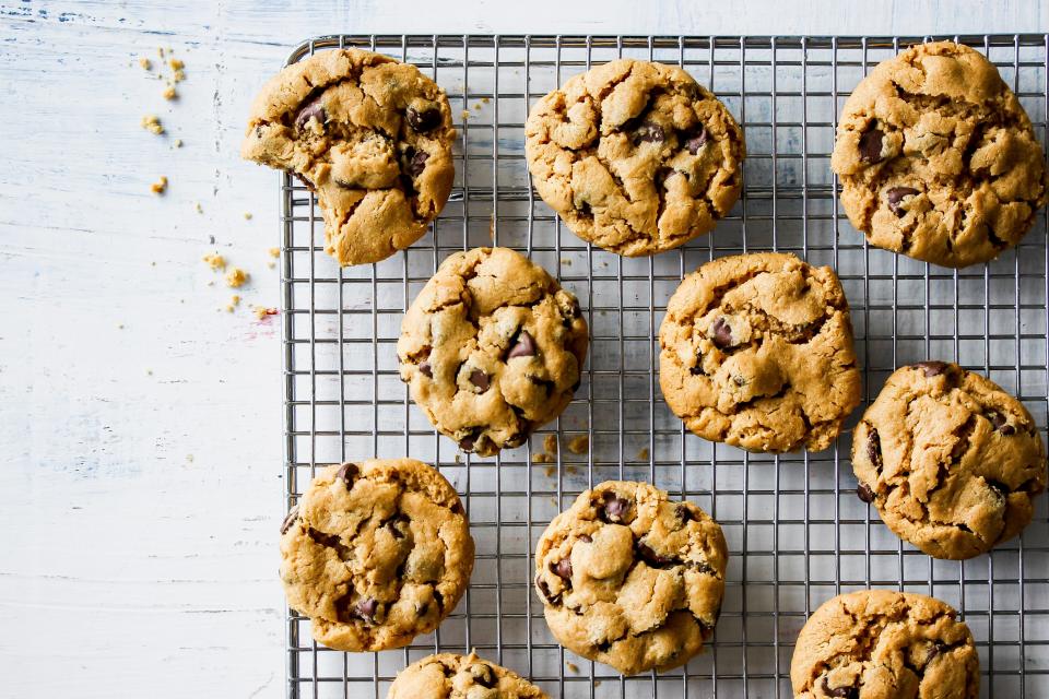 Flourless Peanut Butter-Chocolate Chip Cookies