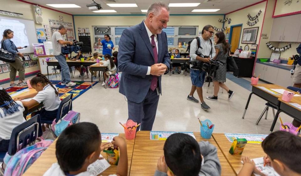 North Lauderdale, August 21, 2023 - Broward School Superintendent Peter Licata, center, walks around a first grade classroom at Broadview Elementary School on the first day of school in Broward County.