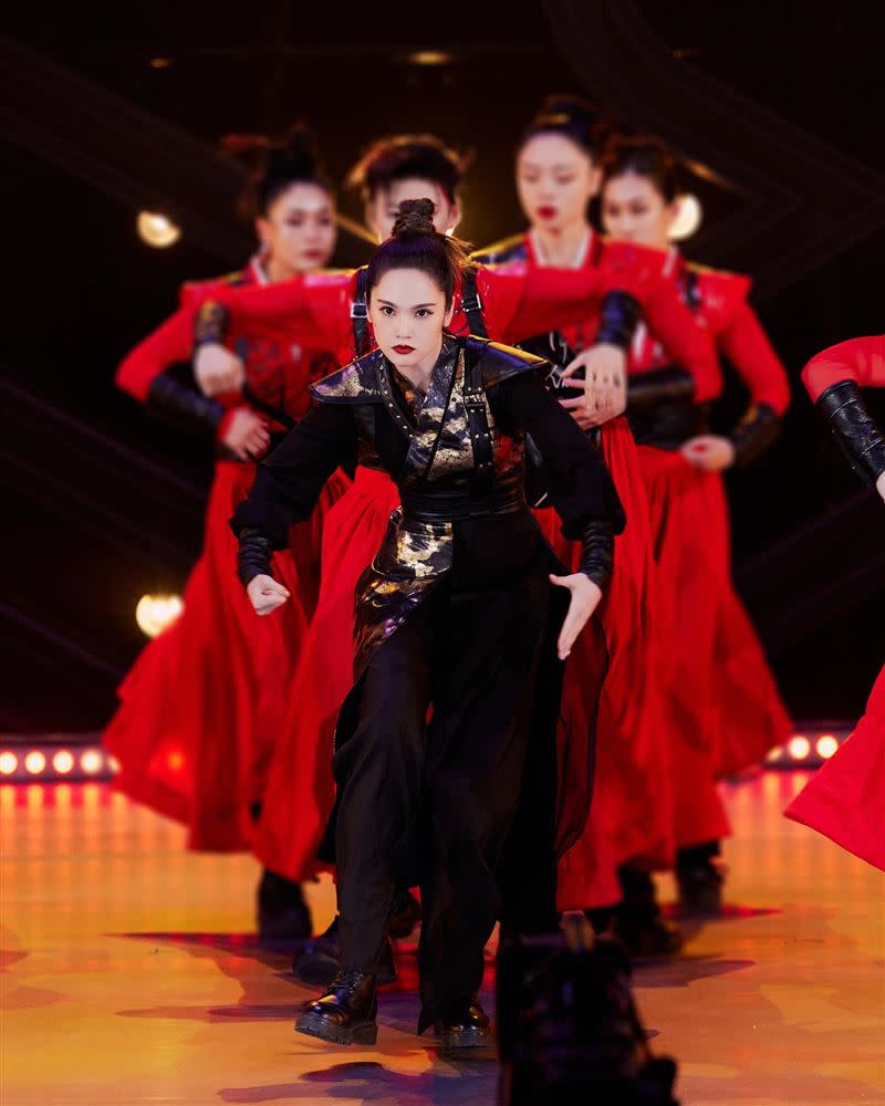 楊丞琳近期在節目中跳舞的片段引起網友討論。（圖／翻攝自楊丞琳臉書）