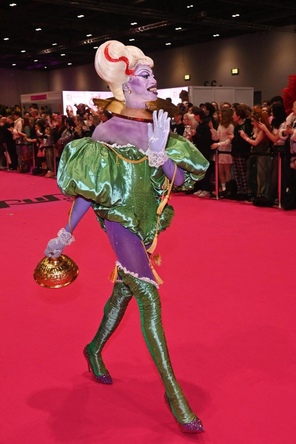 Photo Gallery Dragcon UK 2024 Queens Walk