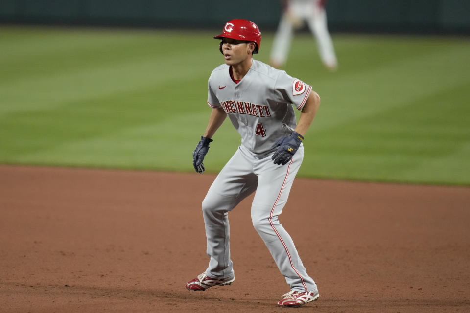 Cincinnati Reds' Shogo Akiyama gets a lead off first during the ninth inning of a baseball game against the St. Louis Cardinals Friday, June 4, 2021, in St. Louis. (AP Photo/Jeff Roberson)