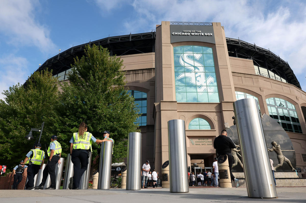 Chicago White Sox moving? Owner Jerry Reinsdorf considering moving team  when Guaranteed Rate Field lease expires: report - ABC7 Chicago