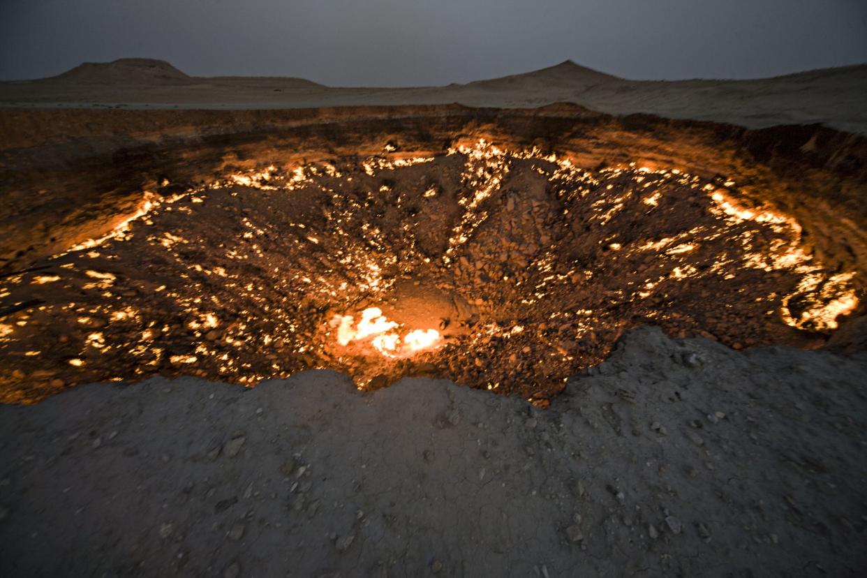 Darvaza Gas Crater, Karakum Desert