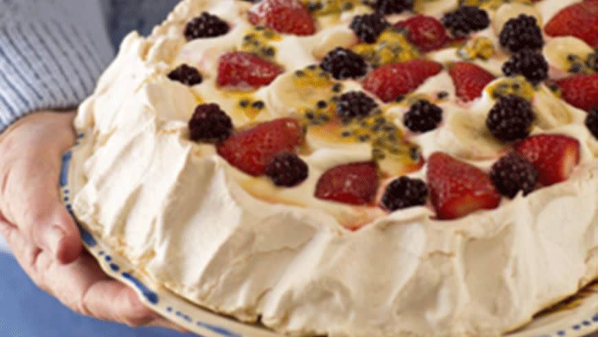 <p>Merle Parrish's Pavlova</p>