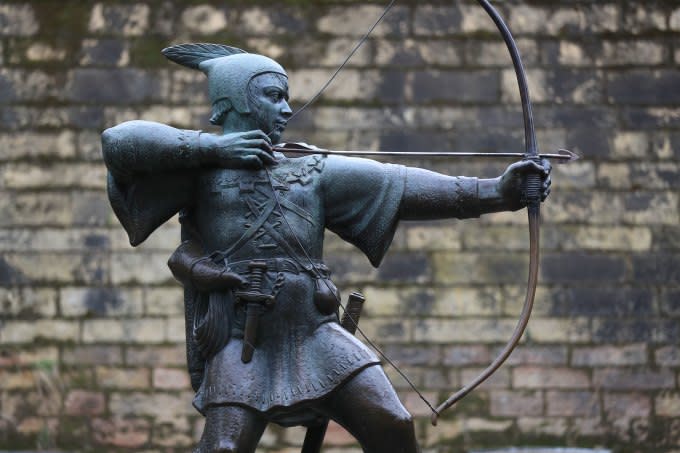 Robin Hood statue in Nottingham