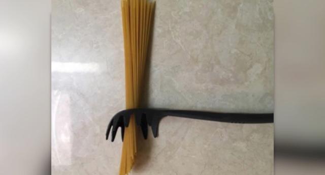 Para qué sirve el agujero de la cuchara para espaguetis? Esta es