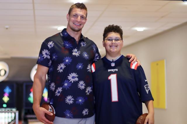 Rob Gronkowski grants a wish for Western Mass teen - The Boston Globe