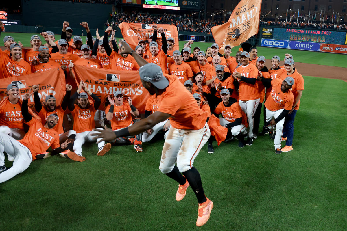 With their 100th win, Orioles clinch AL East title and home-field