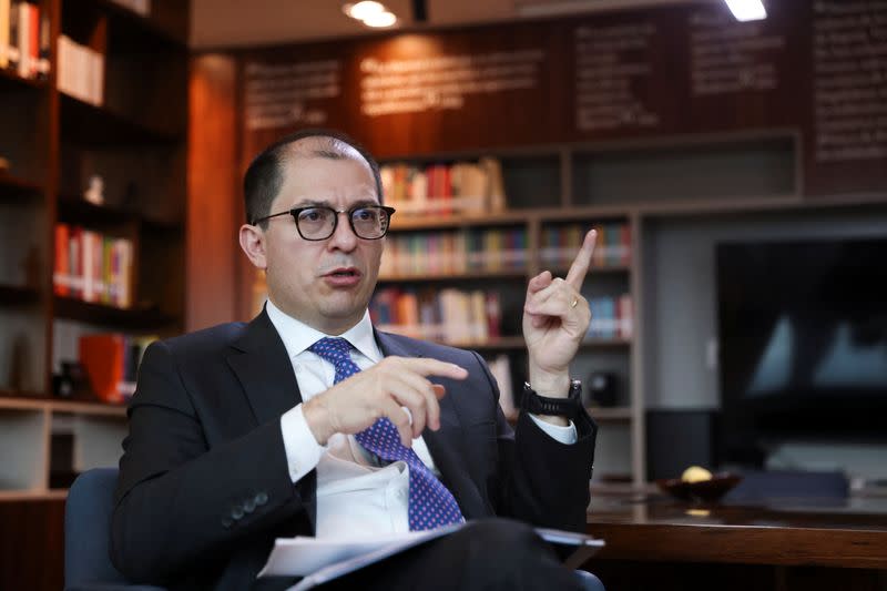 Foto de archivo. El fiscal general de Colombia, Francisco Barbosa, habla durante una entrevista con Reuters en Bogotá