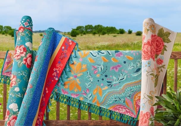 Pioneer Woman Ree Drummond outdoor rug collection at Walmart