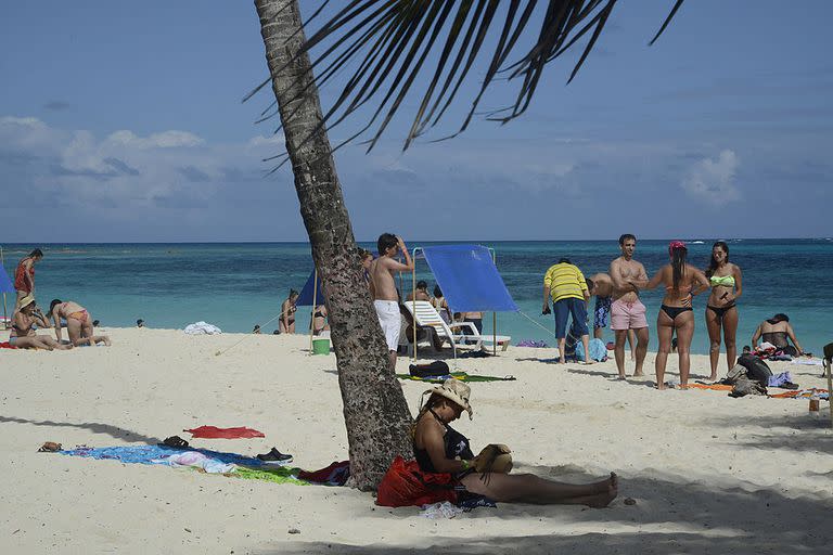 Imagen ilustrativa de un día de playa en San Andrés, Colombia