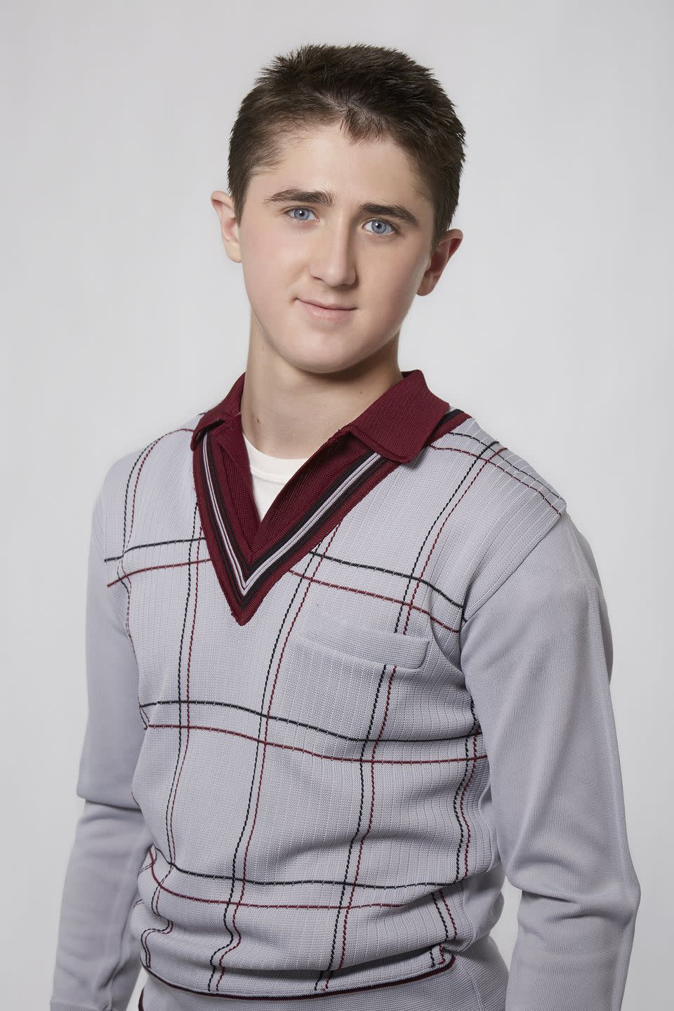 Sawyer Barth as Frank Cleary