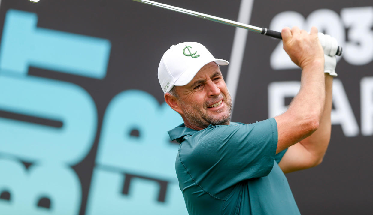  Richard Bland hits his tee shot 