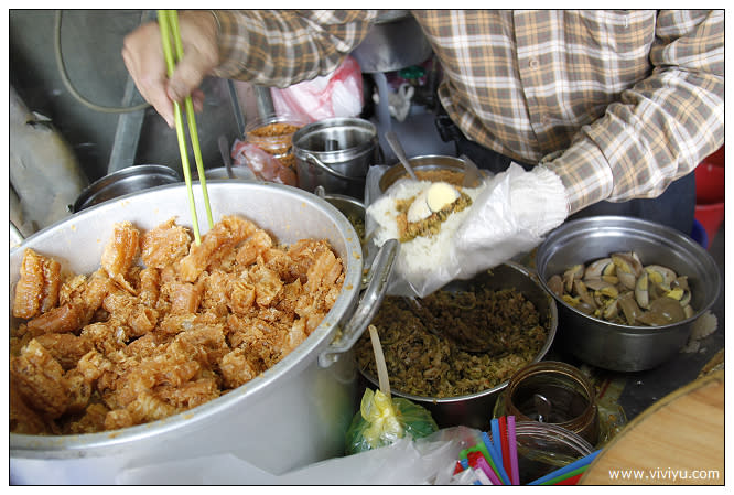 苗栗苑裡早市美食六連發～采園飯丸＋無招牌飯丸＋通霄煎包＋苑裡煎餃＋進發魚丸店＋王記魚丸