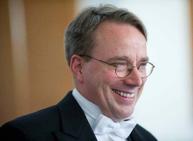 Linus Torvalds reside en los EEUU.