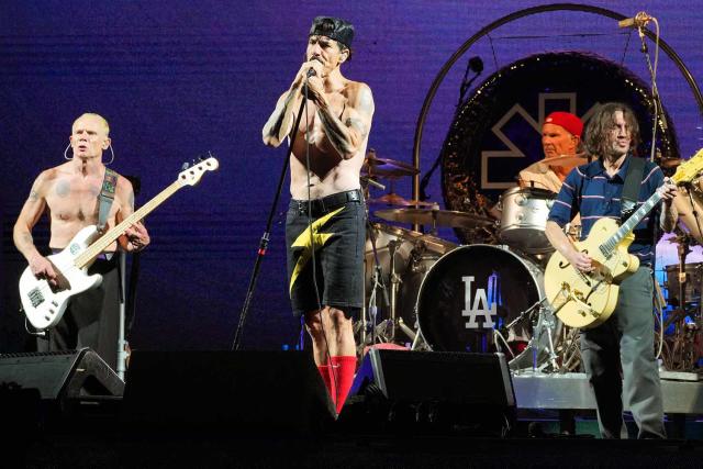 Red Hot Chili Peppers Extend 'Unlimited Love' Tour into 2024 with 