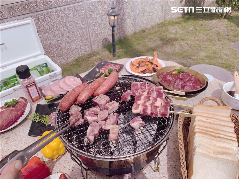 考量到台灣人喜愛吃肉，今年的中秋烤肉組特別增加不少頂級肉品。（圖／記者劉沛妘攝）