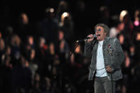 Roger Daltrey du groupe The Who lors de la cérémonie de clôture des J.O. de Londres le 12 août 2012 - AFP PHOTO / CARL COURT