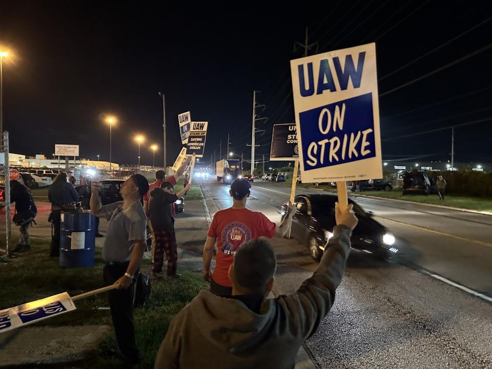 美國聯合汽車工會(United Auto Workers)同時對3大車廠發動罷工。(臉書)