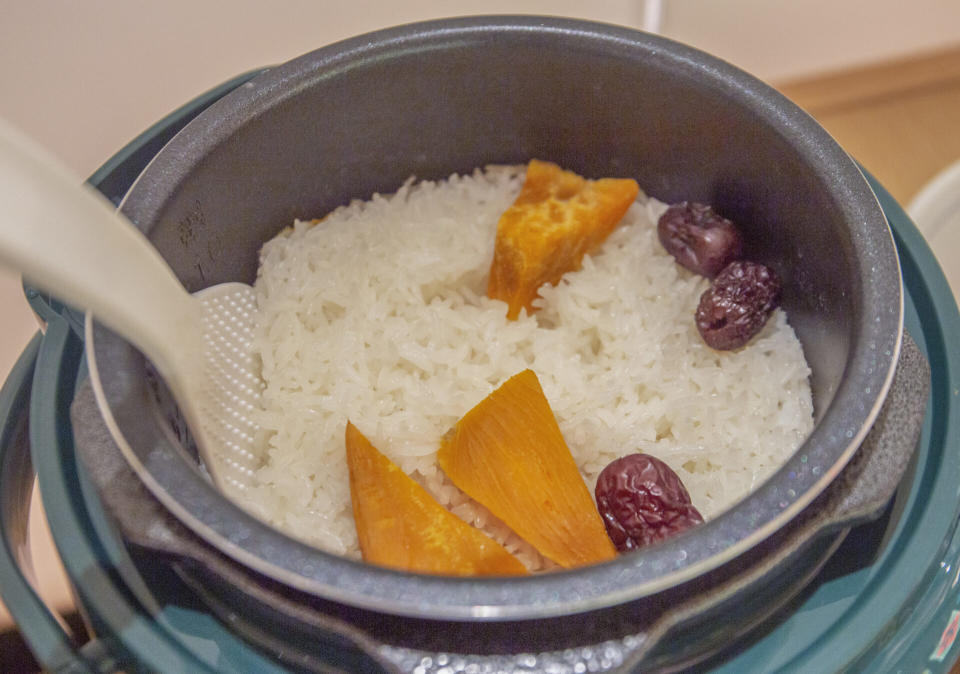 Nong Geng Ji - Wuchang Steamed Rice with Sweet Potato and Red Dates