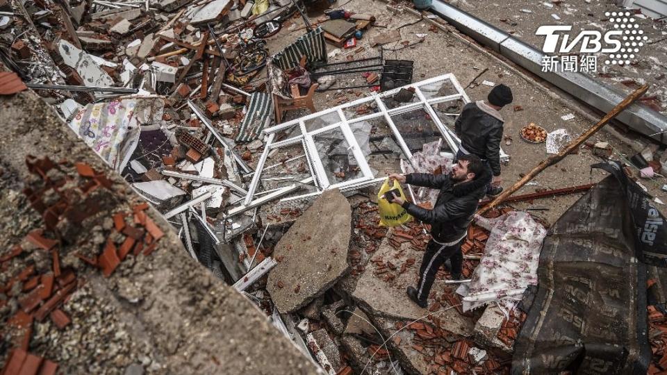 土耳其強震後餘震不斷，造成大規模死傷。（圖／達志影像美聯社）