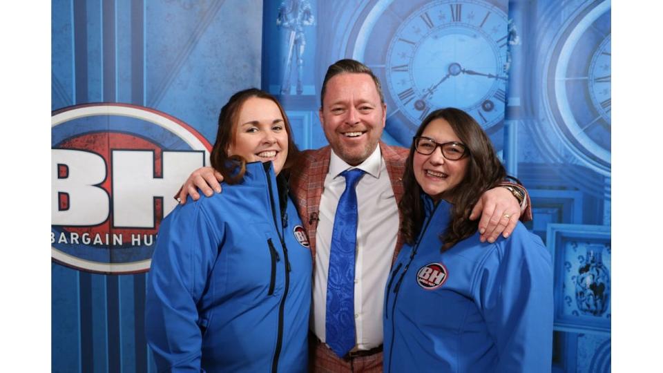 John Cameron with The Blue Team, Amy M and Rebecca on Bargain Hunt