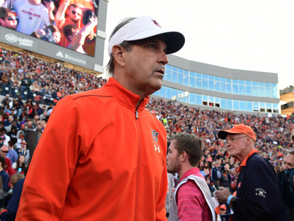 AUBURN, AL - NOVEMBER 16: Auburn Tigers Defensive Coordinator Kevin Steele before the game between the Georgia Bulldogs and the Auburn Tigers on November 16, 2019, at Jordan-Hare Stadium in Auburn, AL. (Photo by Jeffrey Vest/Icon Sportswire via Getty Images)