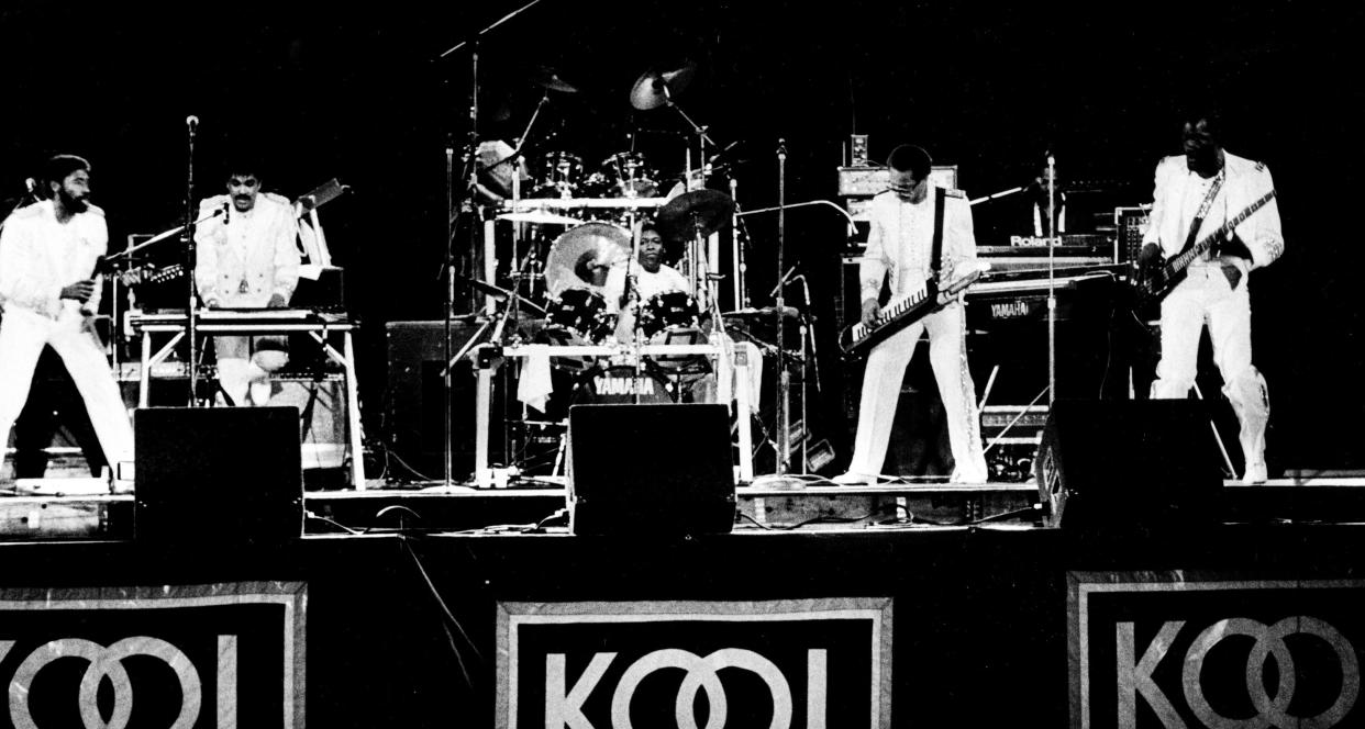 The Commodores perform at the Ohio Valley Kool Festival in 1985.