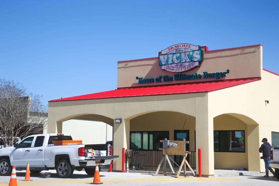 Vick's Famous Hamburgers' new location will be at 6734 Saratoga Blvd. It is set to open Sunday, May 1, 2022.