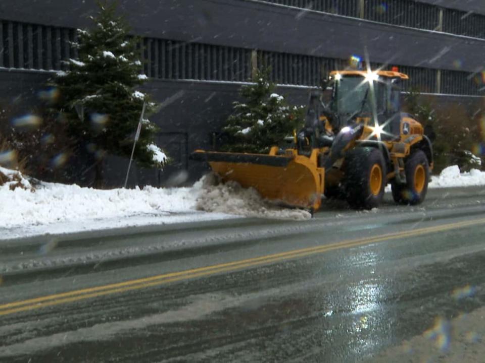 Snow plows in St. John's and around eastern Newfoundland are in full swing to tackle Saturday's snowfall. (Jeremy Eaton/CBC - image credit)