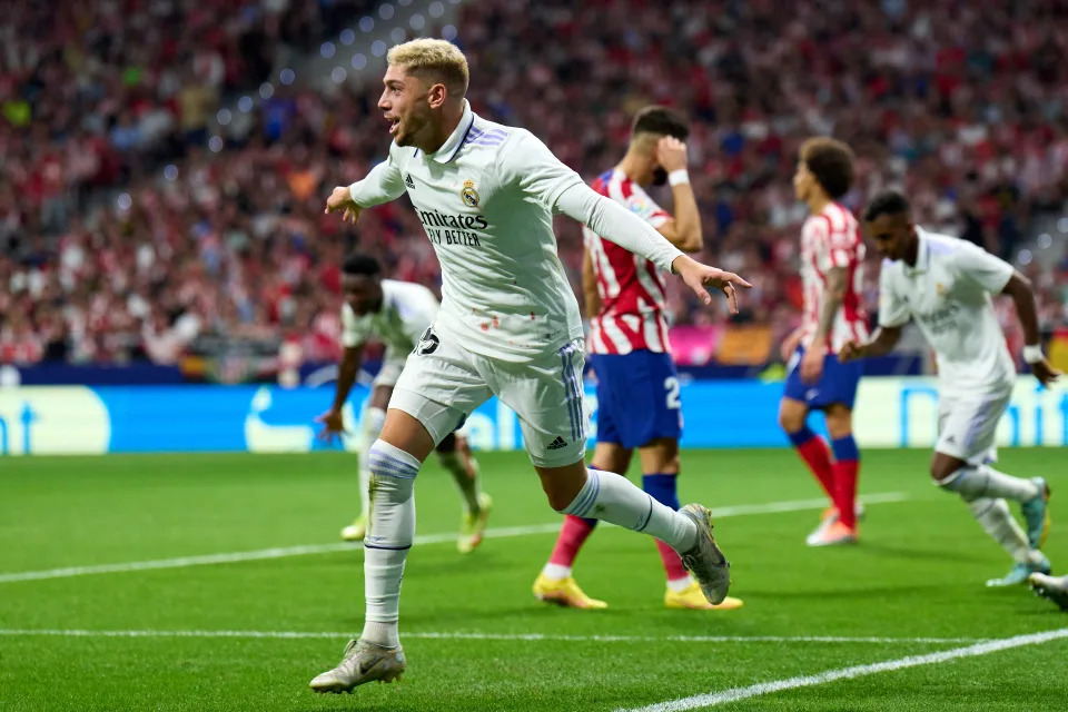 MADRID, SPAIN - SEPTEMBER 18: Federico Valverde of Real Madrid celebrates after scoring their side's second goal during the LaLiga Santander match between Atletico de Madrid and Real Madrid CF at Civitas Metropolitano Stadium on September 18, 2022 in Madrid, Spain. (Photo by Angel Martinez/Getty Images)