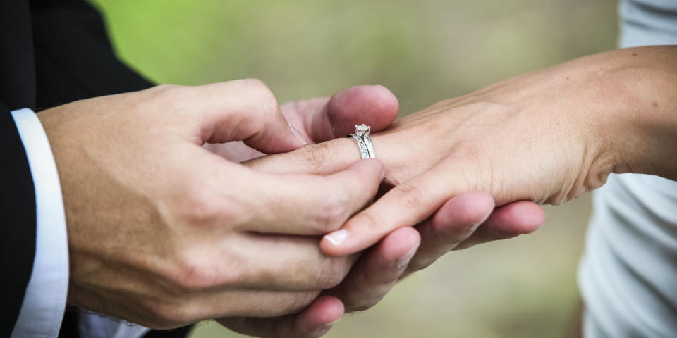 One man really wanted his £10,000 engagement ring back [Photo: Getty]