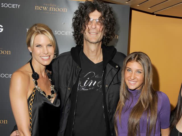 <p>BILLY FARRELL /Patrick McMullan/Getty</p> Beth Ostrosky, Howard Stern and Ashley Stern at a screening of 'The Twilight Saga: New Moon' on November 19, 2009 in New York City.