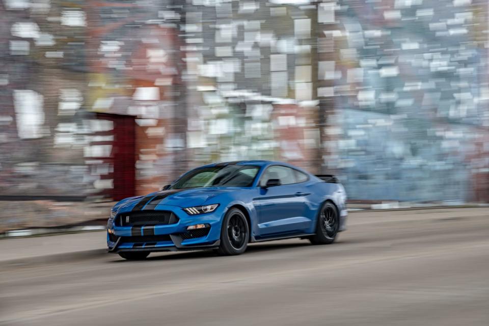 <p>The GT350's new rear spoiler design reduces drag and downforce.</p>