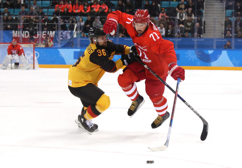 “Ich hab’ nicht sofort nach einem Date mit ihr gefragt”- Eishockey-Nationalspieler Yannic Seidenberg konnte sich im Flieger neben Lindsey Vonn nur kurz zusammenreißen