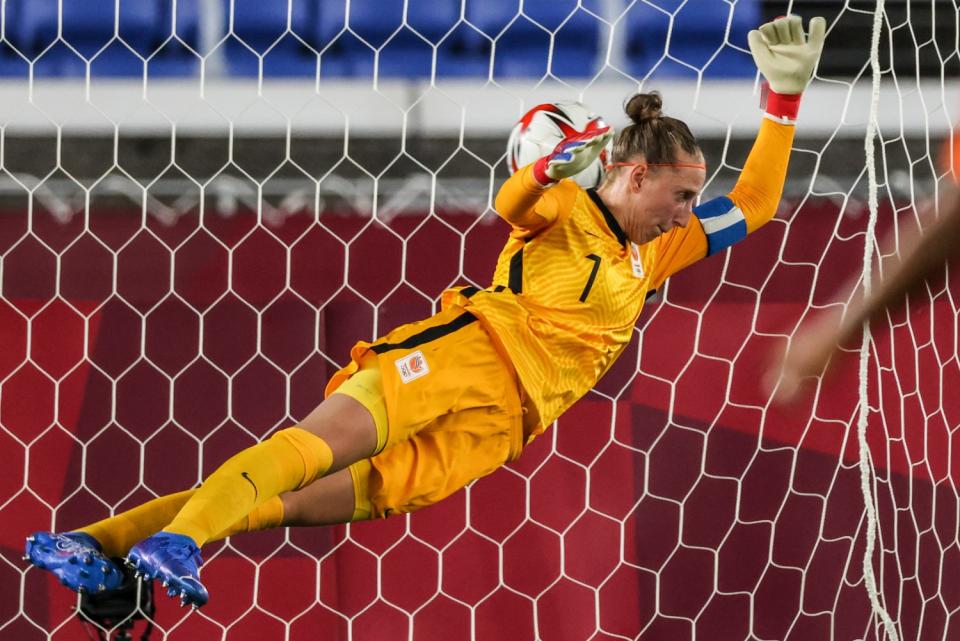 Team Netherlands goalkeeper Sari van Veenendaal