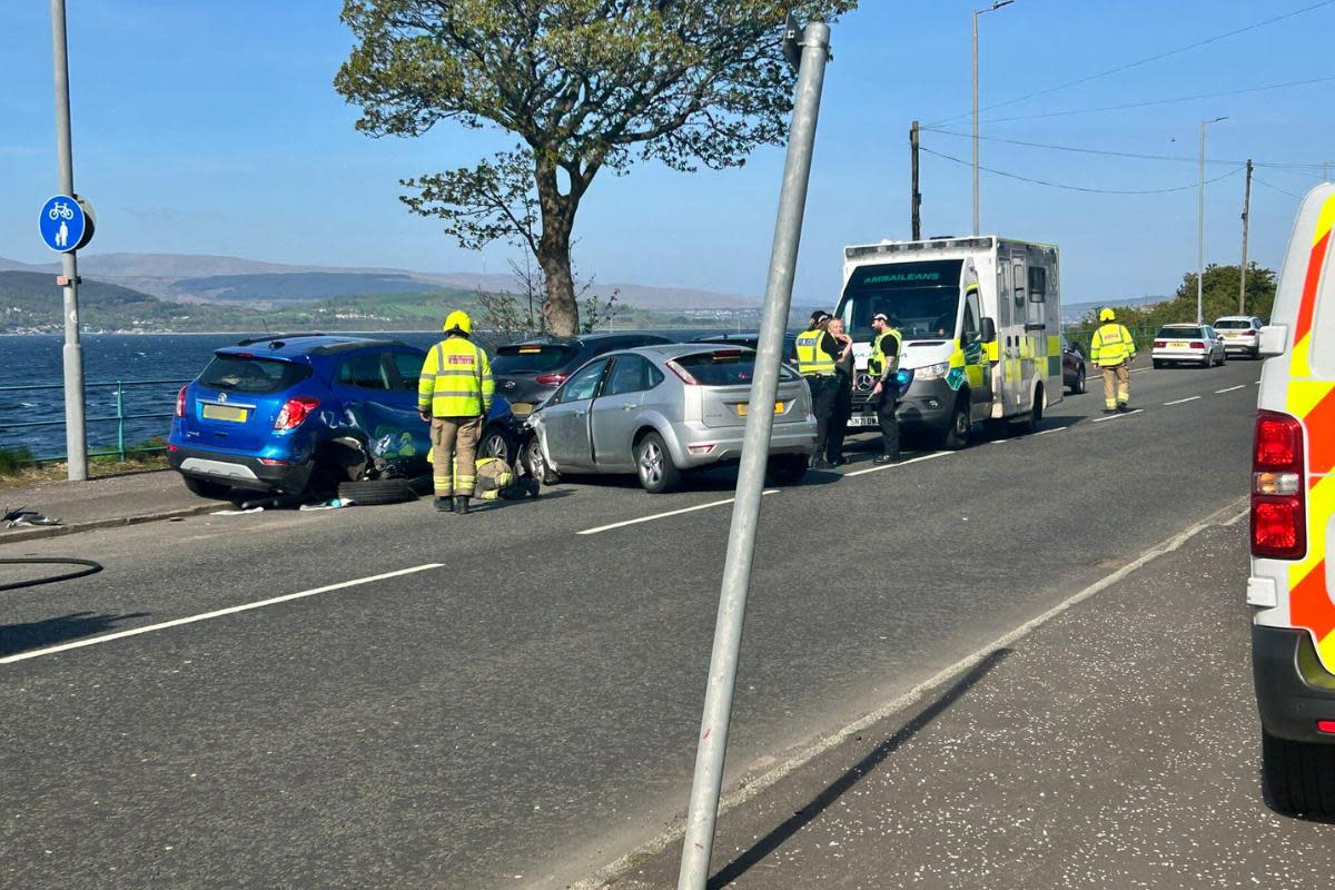 Road crash in Cloch Road Gourock <i>(Image: George Munro)</i>